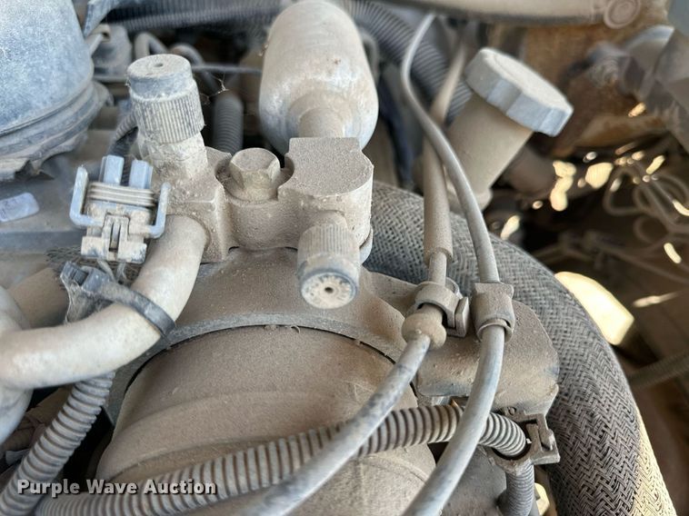 image for item NP9763 1996 Chevrolet Suburban  SUV