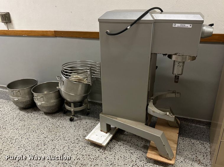 image for item NP9765 Univex SRM604  mixer