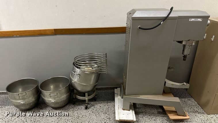 image for item NP9765 Univex SRM604  mixer