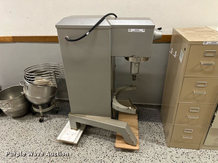 image for item NP9765 Univex SRM604  mixer