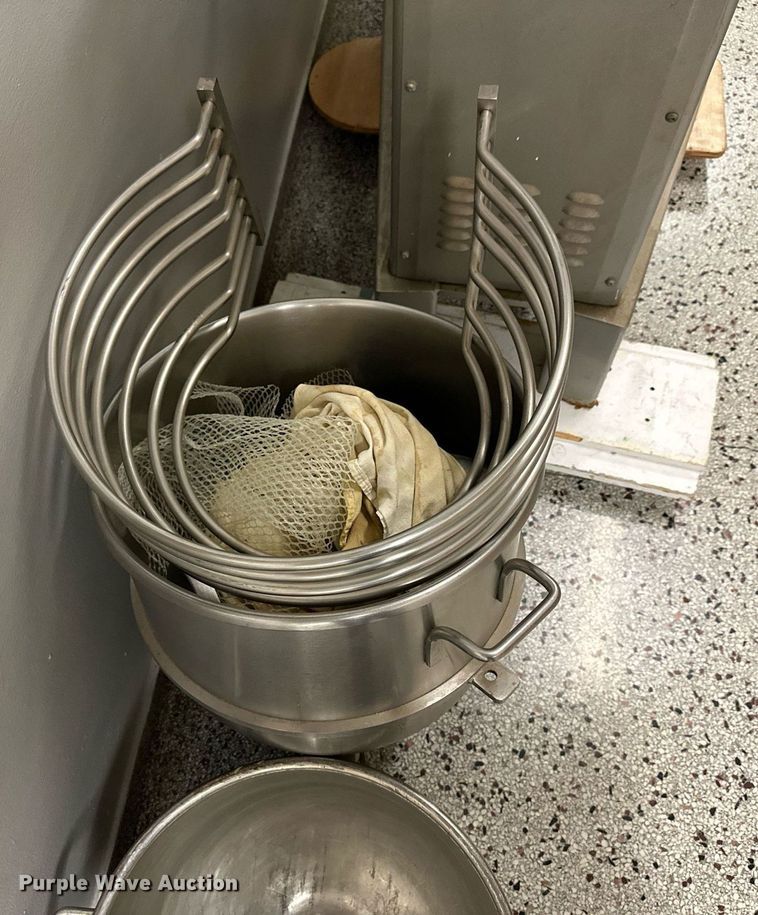 image for item NP9765 Univex SRM604  mixer