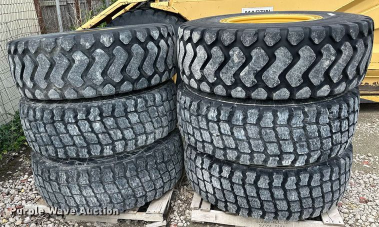 image for item NP9785 (6) 17.5R25 tires and wheels