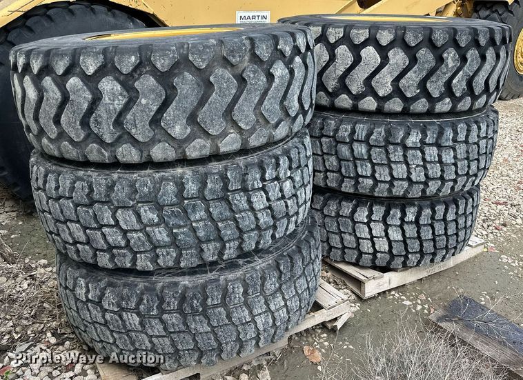 image for item NP9785 (6) 17.5R25 tires and wheels