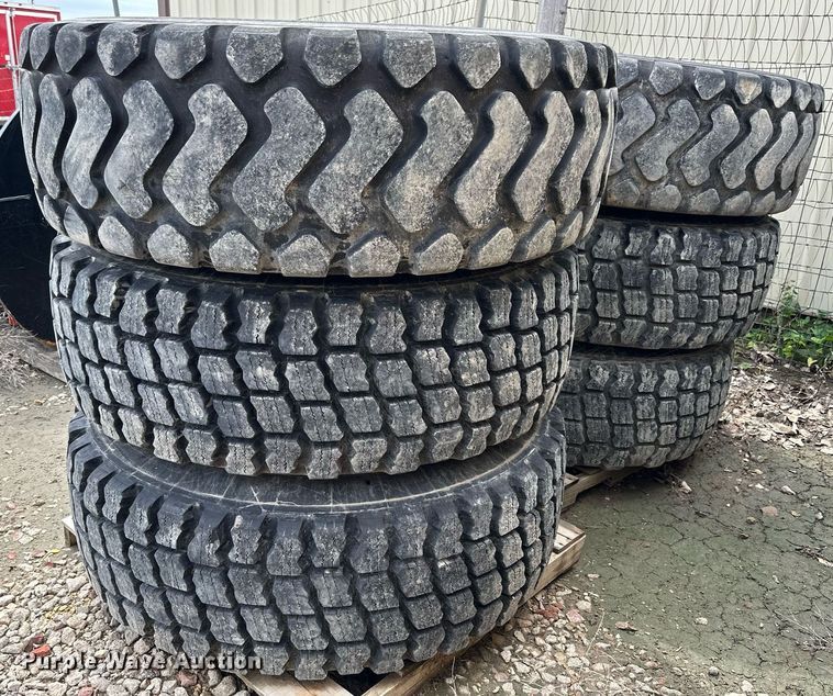 image for item NP9785 (6) 17.5R25 tires and wheels