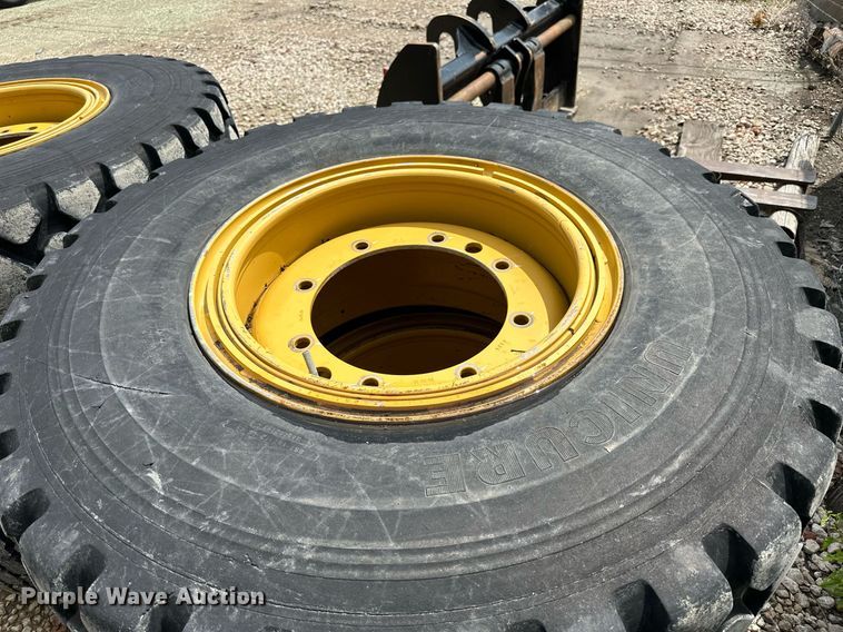 image for item NP9785 (6) 17.5R25 tires and wheels