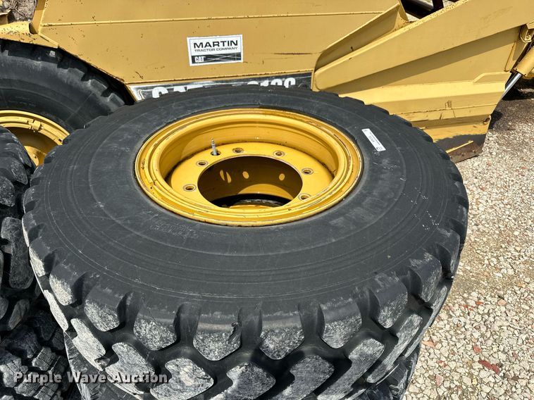 image for item NP9785 (6) 17.5R25 tires and wheels