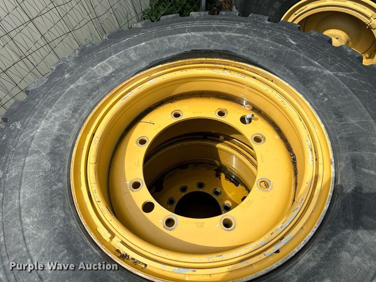 image for item NP9785 (6) 17.5R25 tires and wheels