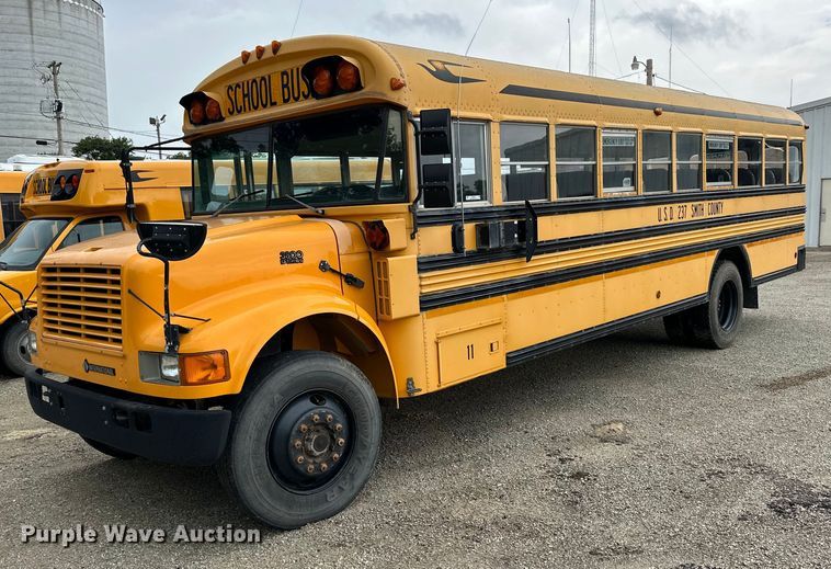 image for item NP9787 1996 International 3800  school bus