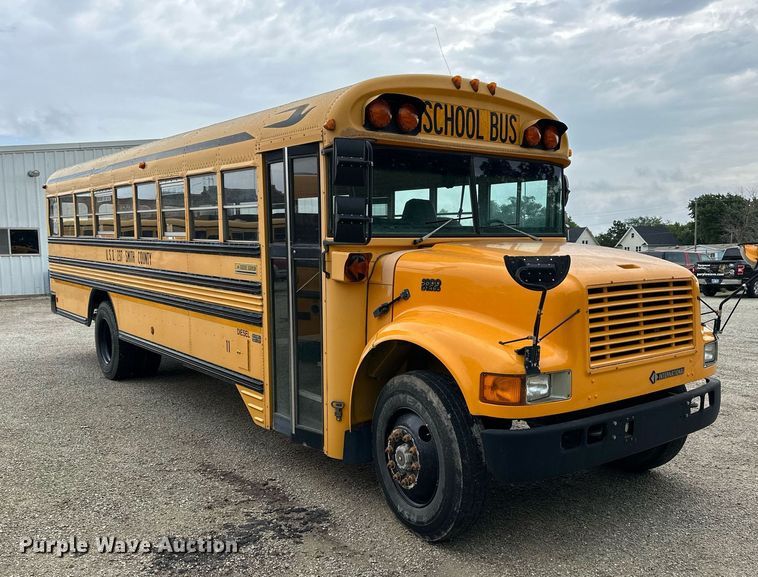 image for item NP9787 1996 International 3800  school bus
