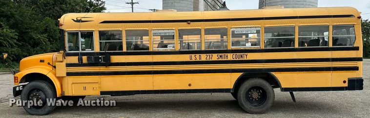 image for item NP9787 1996 International 3800  school bus