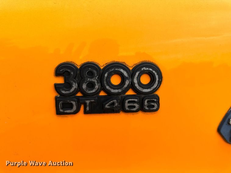 image for item NP9787 1996 International 3800  school bus