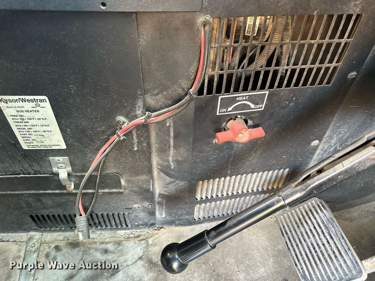 image for item NP9787 1996 International 3800  school bus