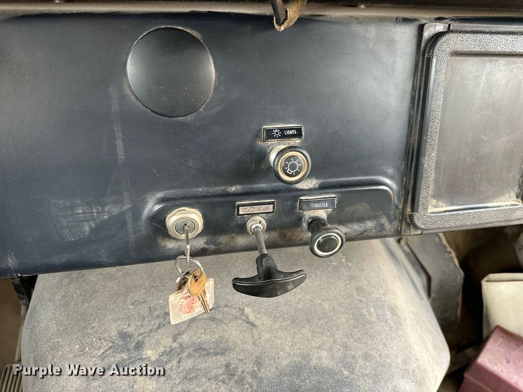 image for item NP9787 1996 International 3800  school bus