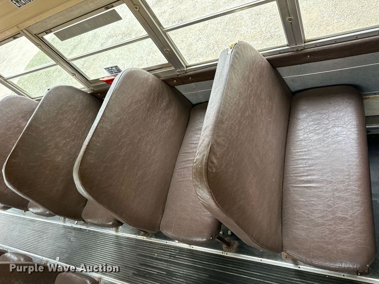 image for item NP9787 1996 International 3800  school bus