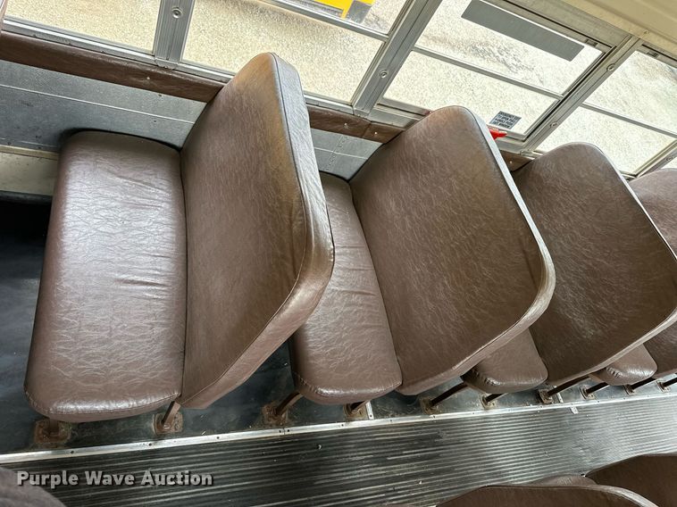 image for item NP9787 1996 International 3800  school bus