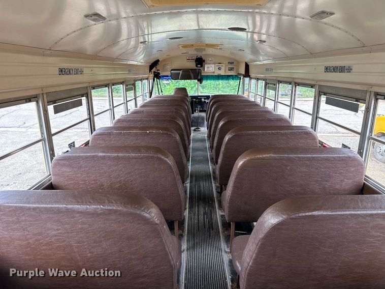 image for item NP9787 1996 International 3800  school bus