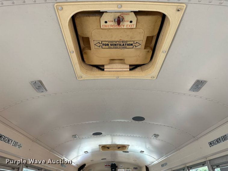 image for item NP9787 1996 International 3800  school bus