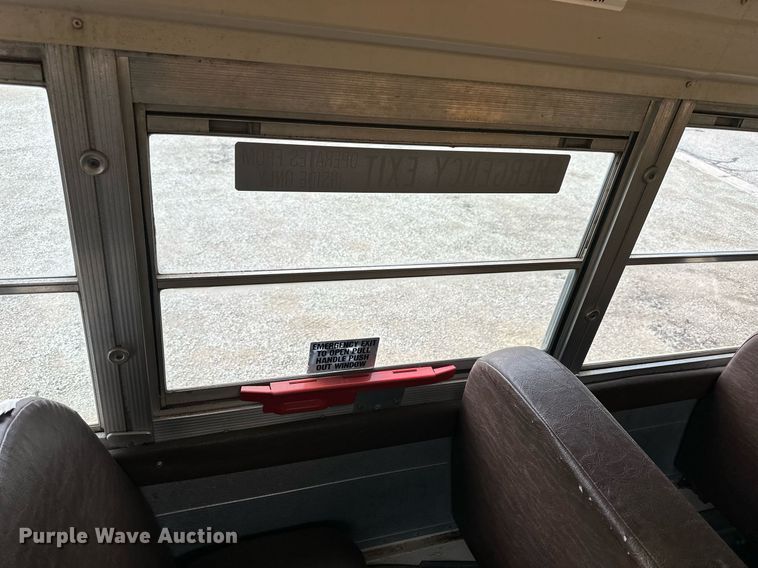 image for item NP9787 1996 International 3800  school bus