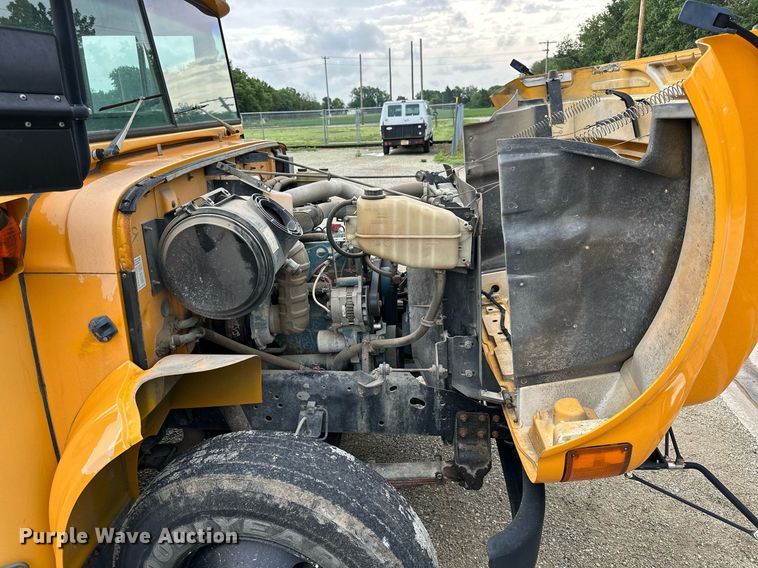 image for item NP9787 1996 International 3800  school bus