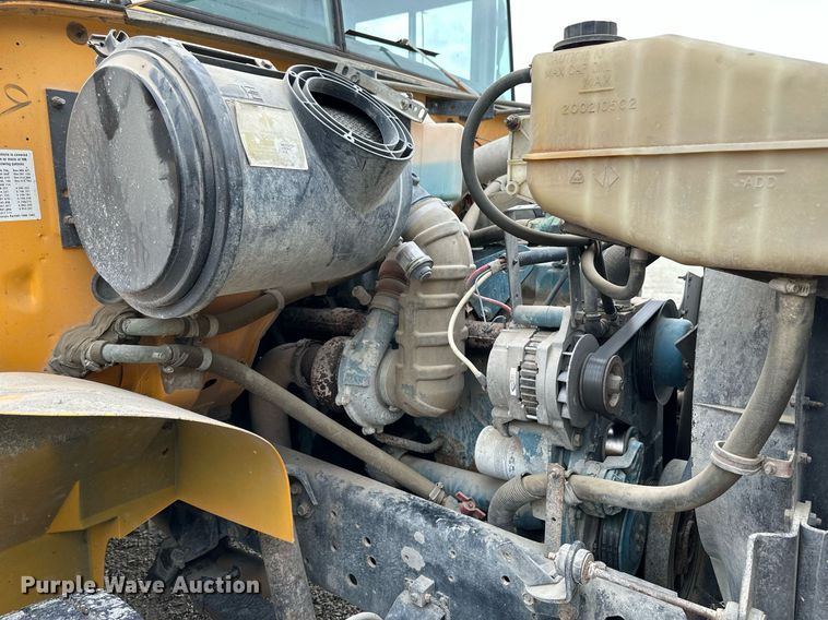 image for item NP9787 1996 International 3800  school bus