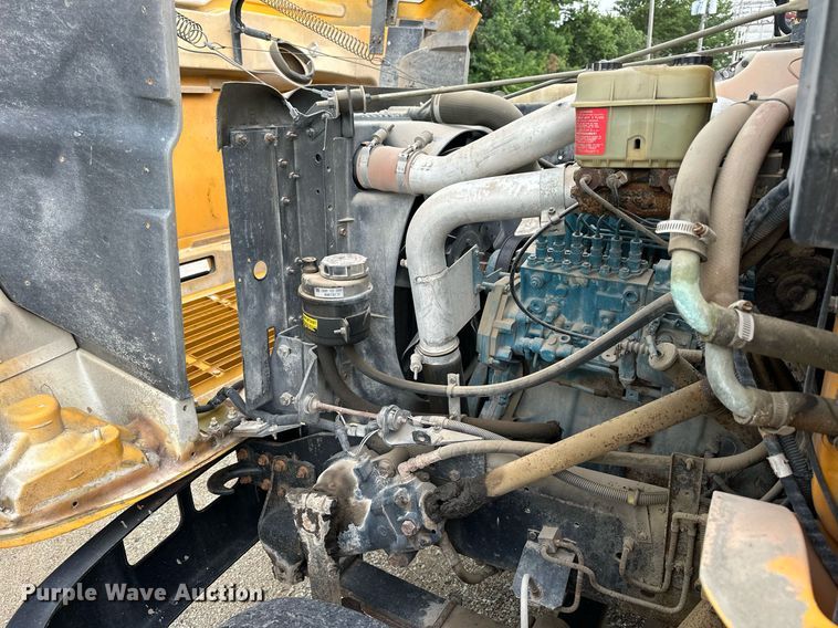 image for item NP9787 1996 International 3800  school bus