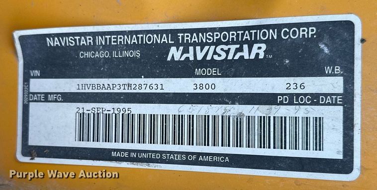 image for item NP9787 1996 International 3800  school bus