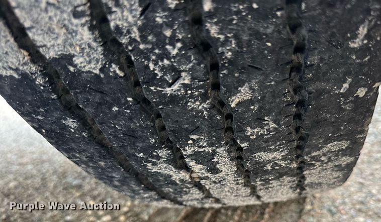 image for item NP9787 1996 International 3800  school bus