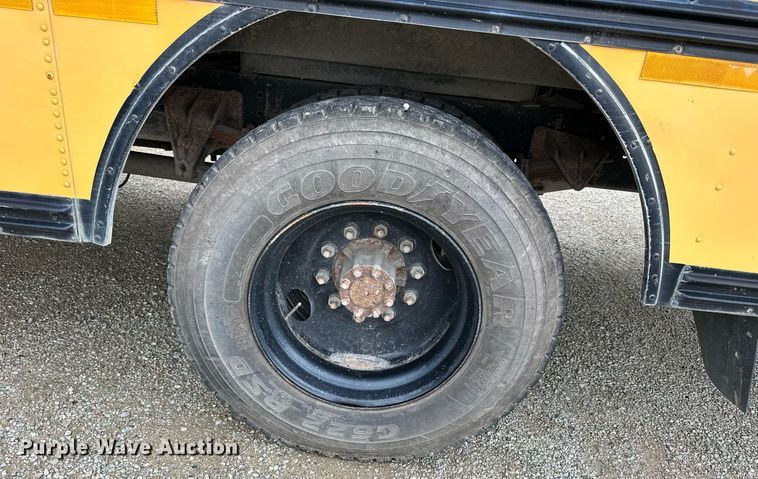 image for item NP9787 1996 International 3800  school bus