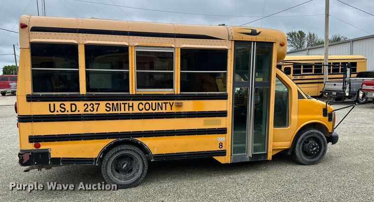 image for item NP9788 1999 Chevrolet Express 3500  school bus