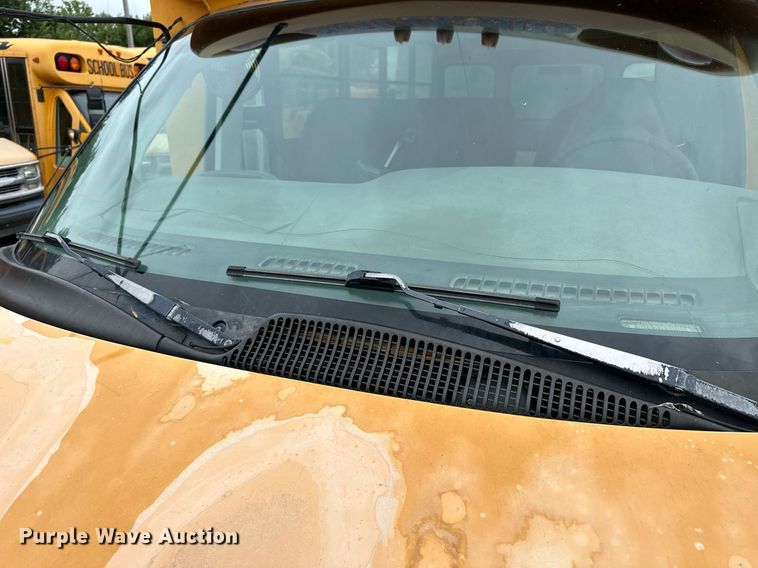 image for item NP9788 1999 Chevrolet Express 3500  school bus