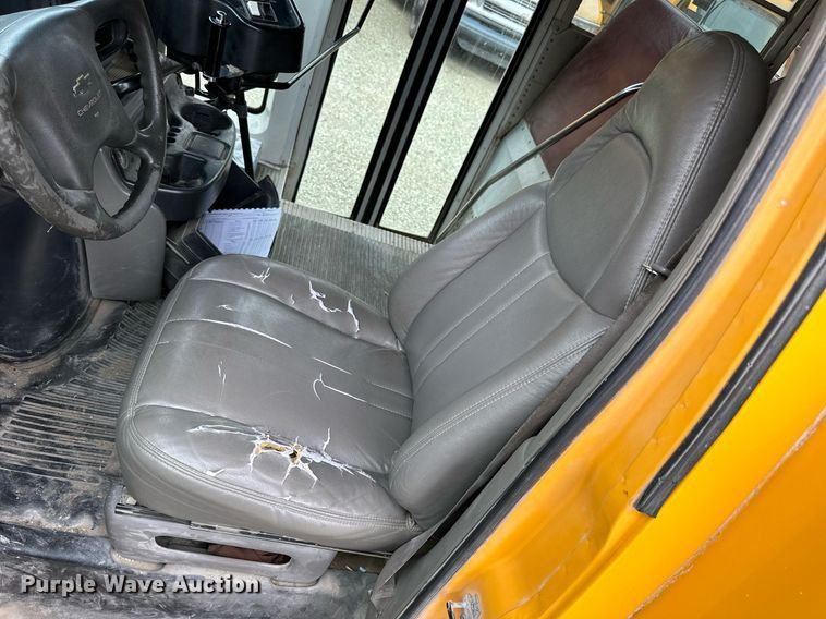 image for item NP9788 1999 Chevrolet Express 3500  school bus