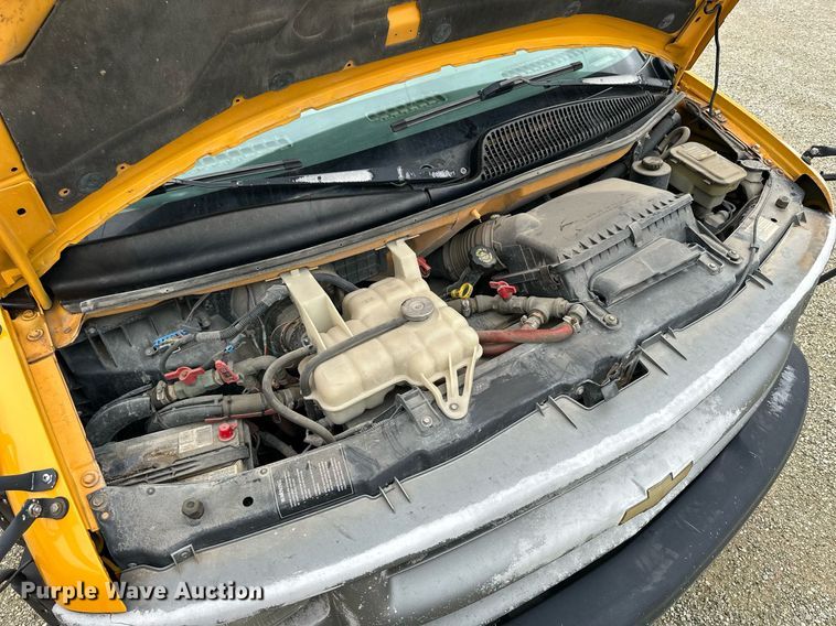 image for item NP9788 1999 Chevrolet Express 3500  school bus