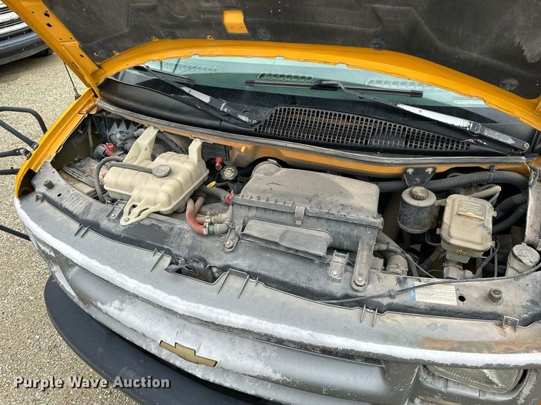 image for item NP9788 1999 Chevrolet Express 3500  school bus