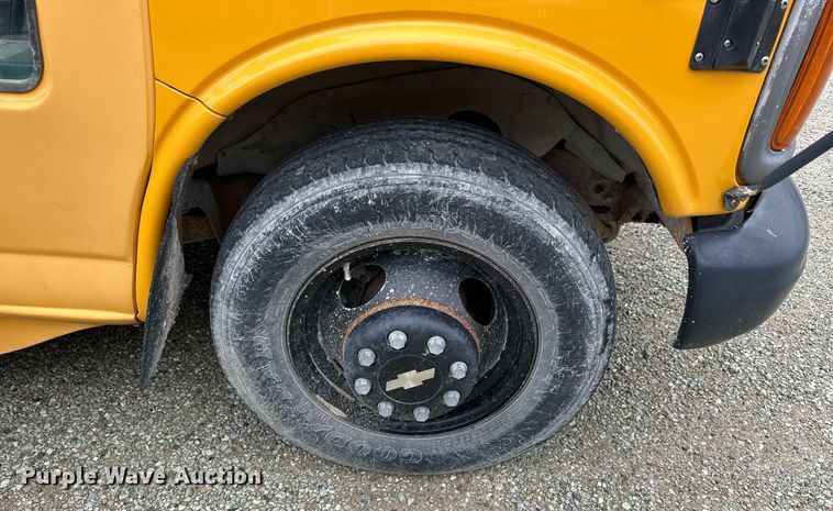 image for item NP9788 1999 Chevrolet Express 3500  school bus