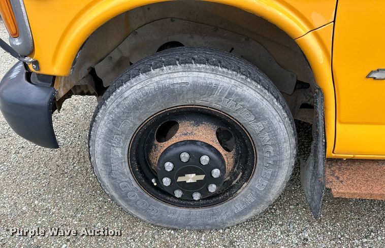 image for item NP9788 1999 Chevrolet Express 3500  school bus
