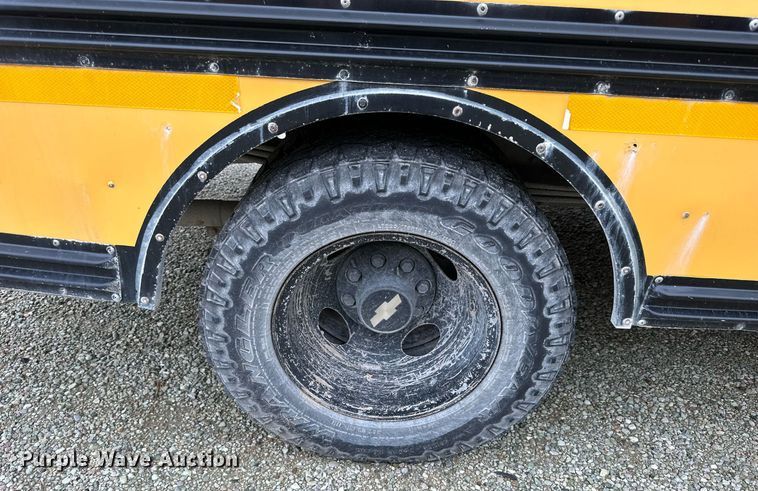 image for item NP9788 1999 Chevrolet Express 3500  school bus