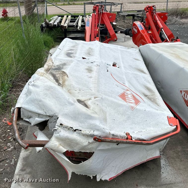 image for item NP9792 Kuhn GMD310HD  disc mower