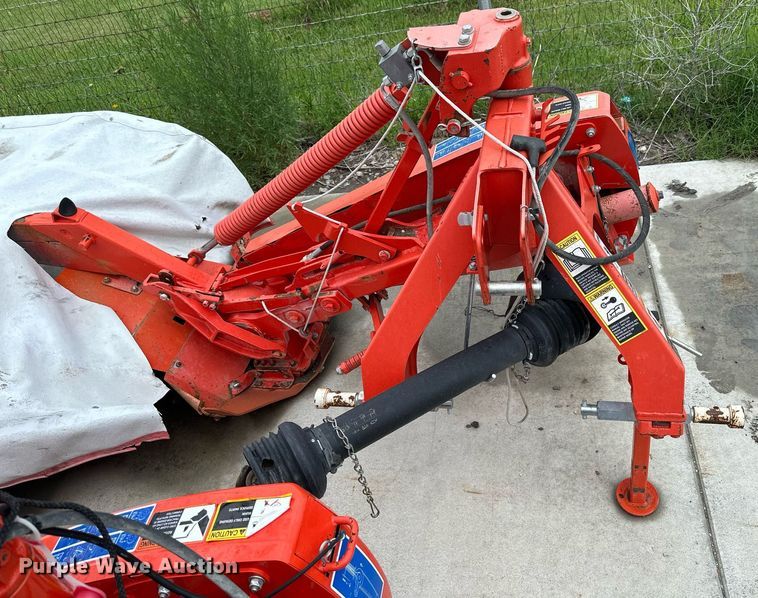 image for item NP9792 Kuhn GMD310HD  disc mower