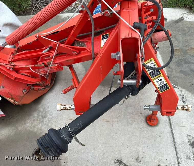 image for item NP9792 Kuhn GMD310HD  disc mower