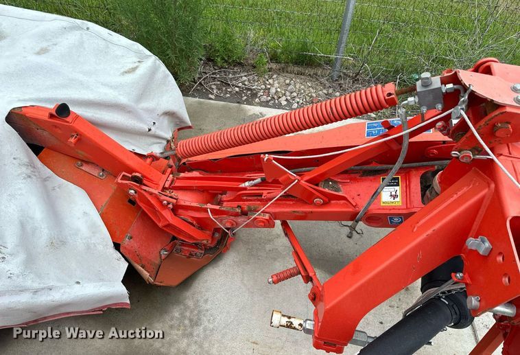 image for item NP9792 Kuhn GMD310HD  disc mower