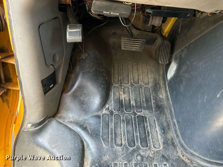 image for item NP9807 1998 GMC Savana G3500  school bus