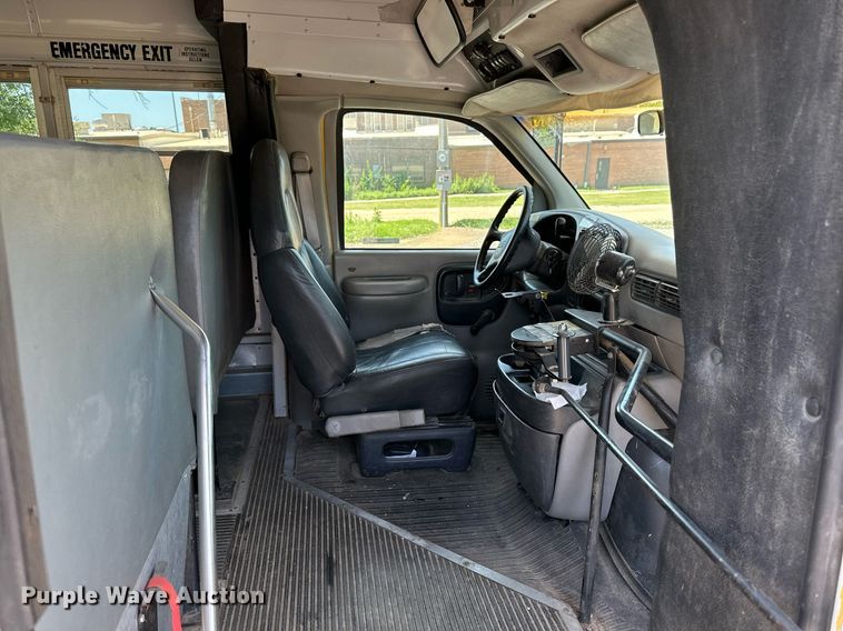 image for item NP9807 1998 GMC Savana G3500  school bus