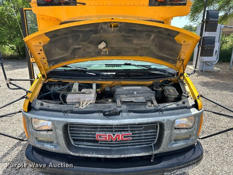 image for item NP9807 1998 GMC Savana G3500  school bus