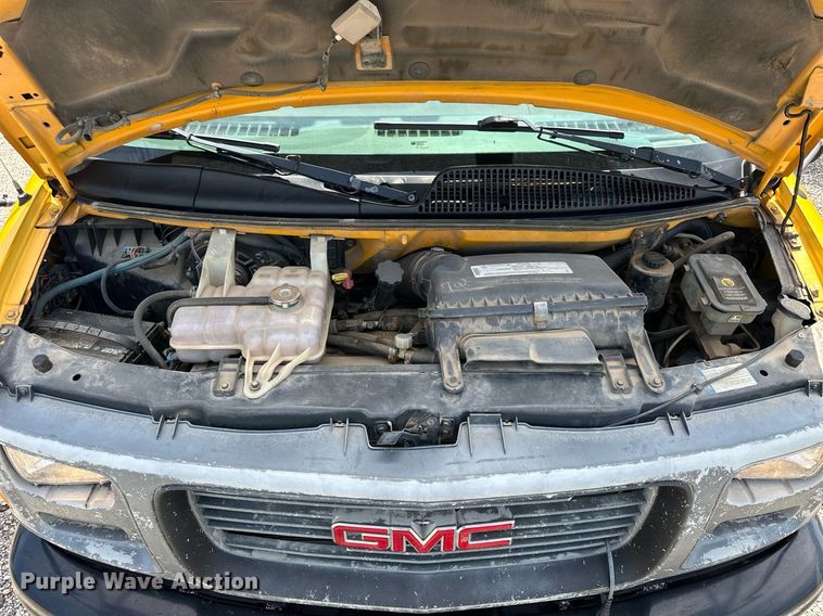 image for item NP9807 1998 GMC Savana G3500  school bus