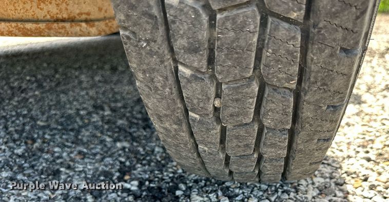 image for item NP9807 1998 GMC Savana G3500  school bus