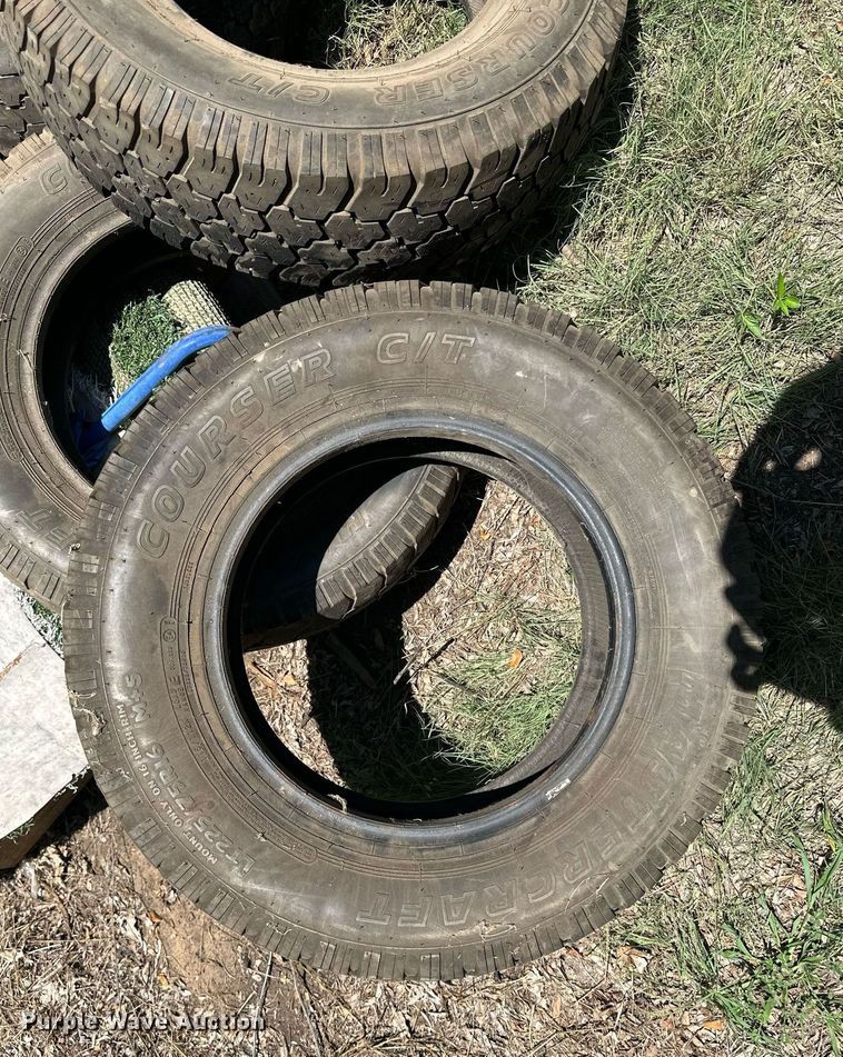 image for item NP9814 (5) 225/75R16 tires