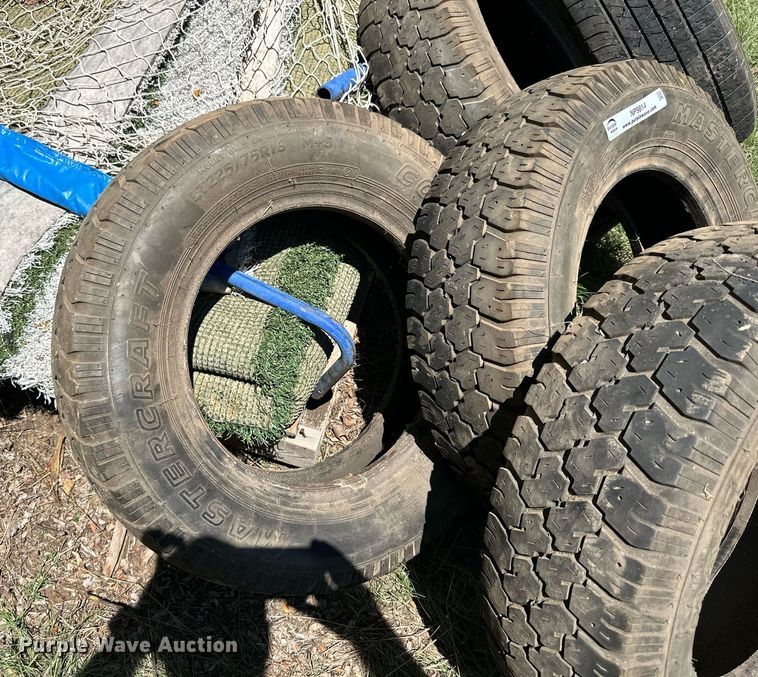 image for item NP9814 (5) 225/75R16 tires