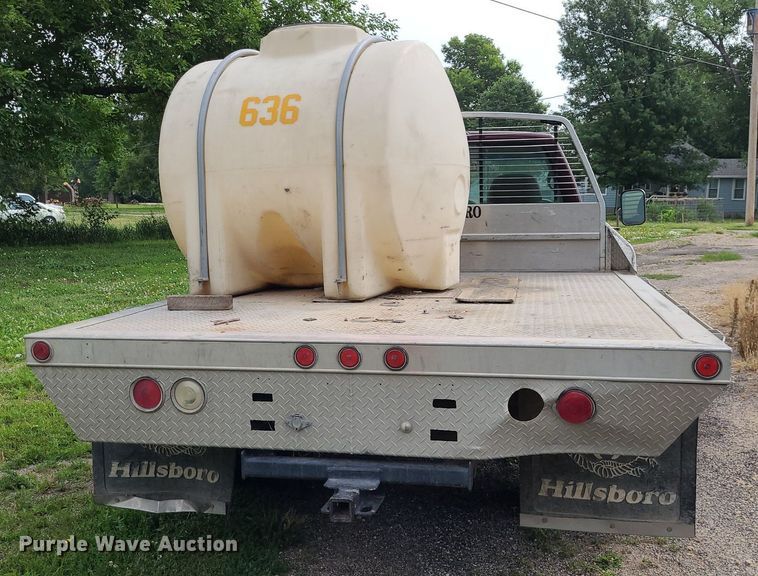 image for item NX9618 2000 GMC Sierra 3500 SLE  flatbed pickup truck