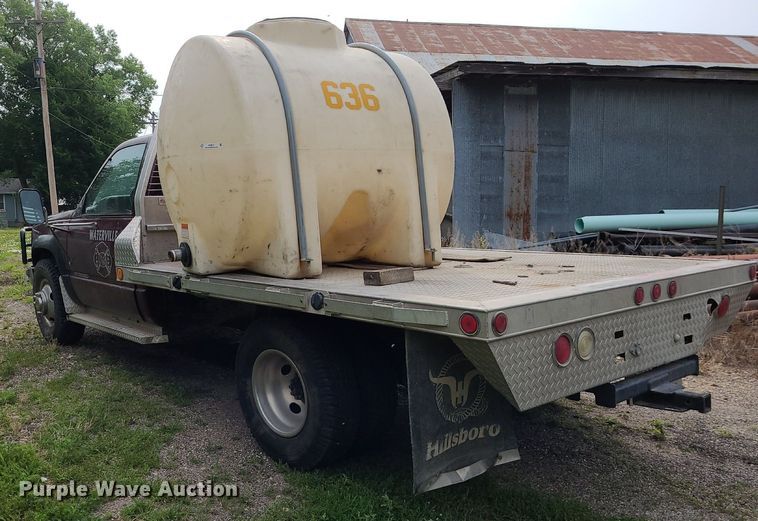 image for item NX9618 2000 GMC Sierra 3500 SLE  flatbed pickup truck