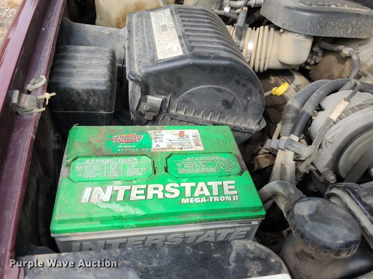 image for item NX9618 2000 GMC Sierra 3500 SLE  flatbed pickup truck